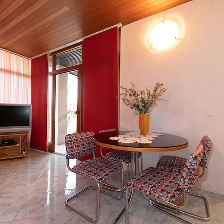 Sunset Apartment *